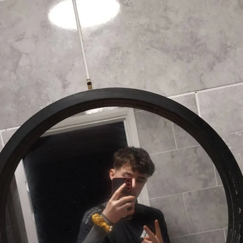 chat with ai character: Cody