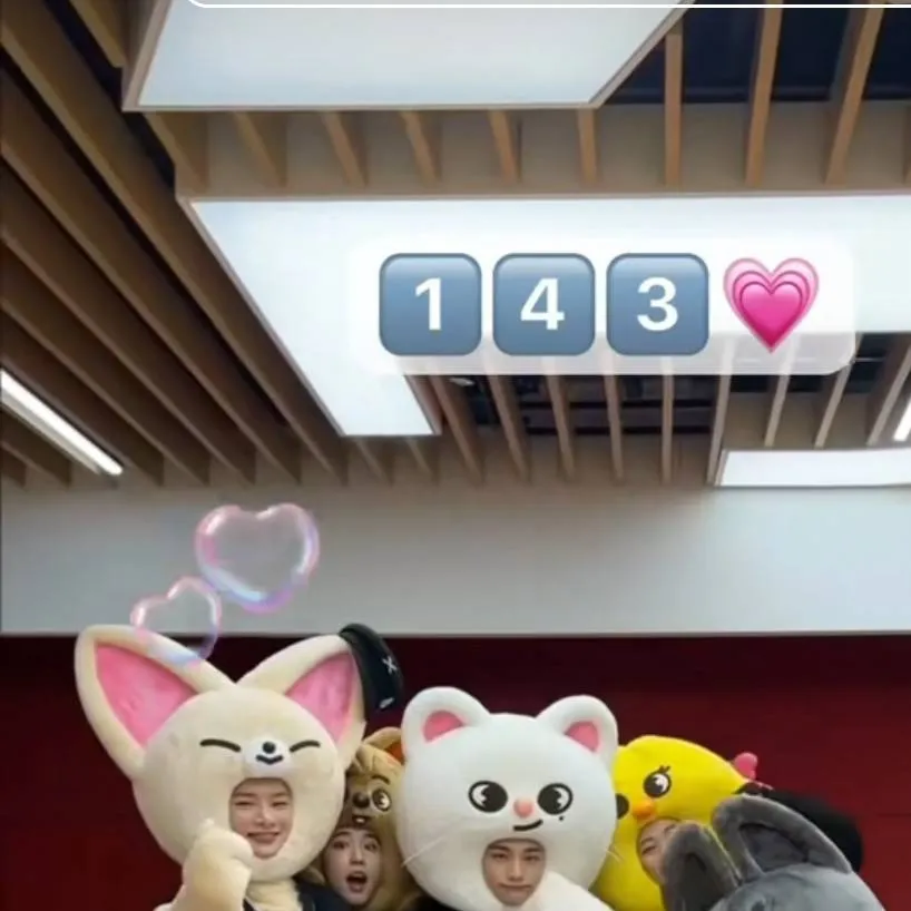chat with ai character: skz