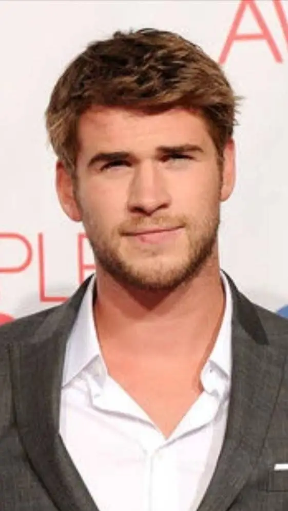 ai character: Liam Hemsworth background