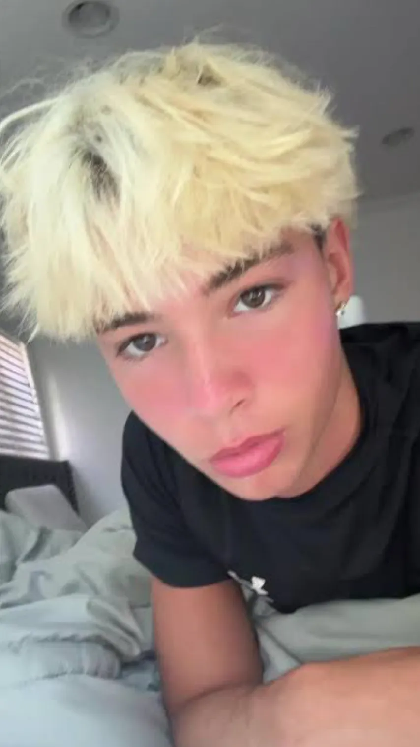 ai character: Brooks Harvey background