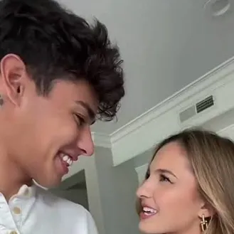 chat with ai character: Andrew 