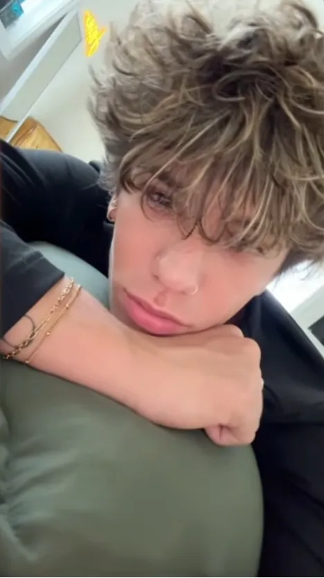 ai character: Caesar background