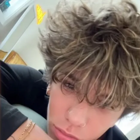 chat with ai character: Caesar