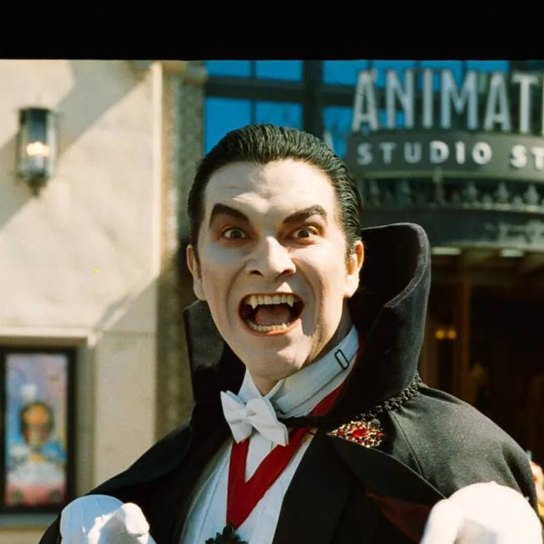chat with ai character: dracula 