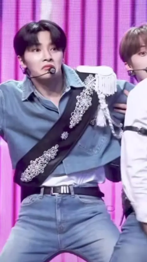 ai character: I.N's Bdayy background