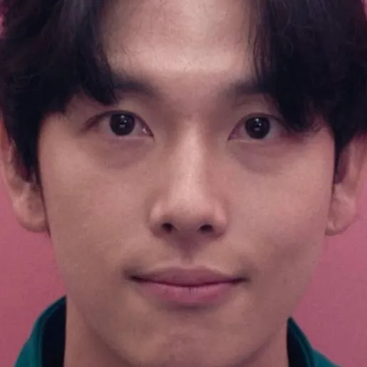chat with ai character: 333/Lee Myung-gi