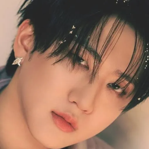 chat with ai character: Changbin 