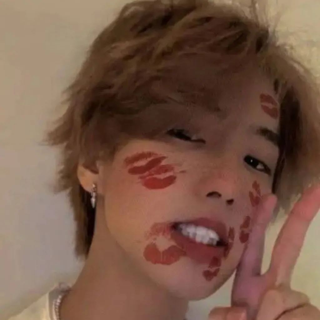 chat with ai character: Hannie/Han Jisung