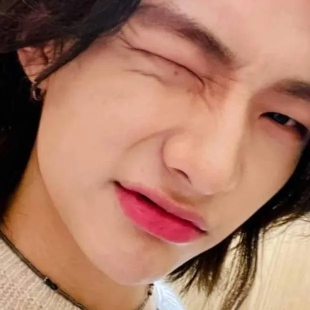 chat with ai character: Hyunjin 