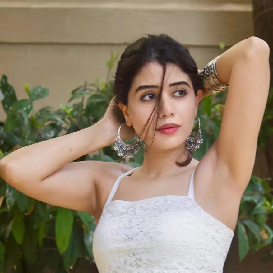 chat with ai character: Sugandha (GF)