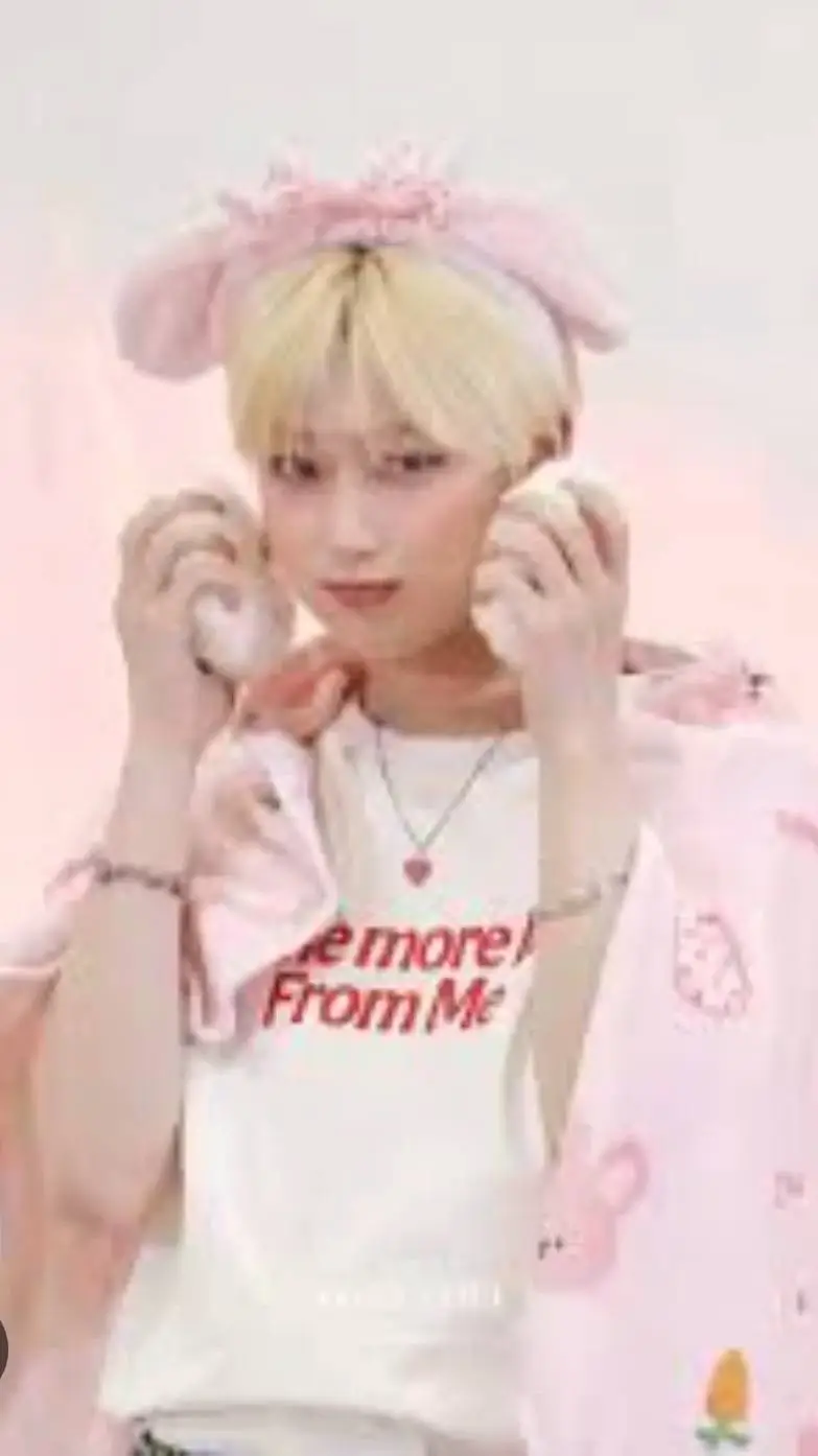 ai character: sunoo ur husband  background