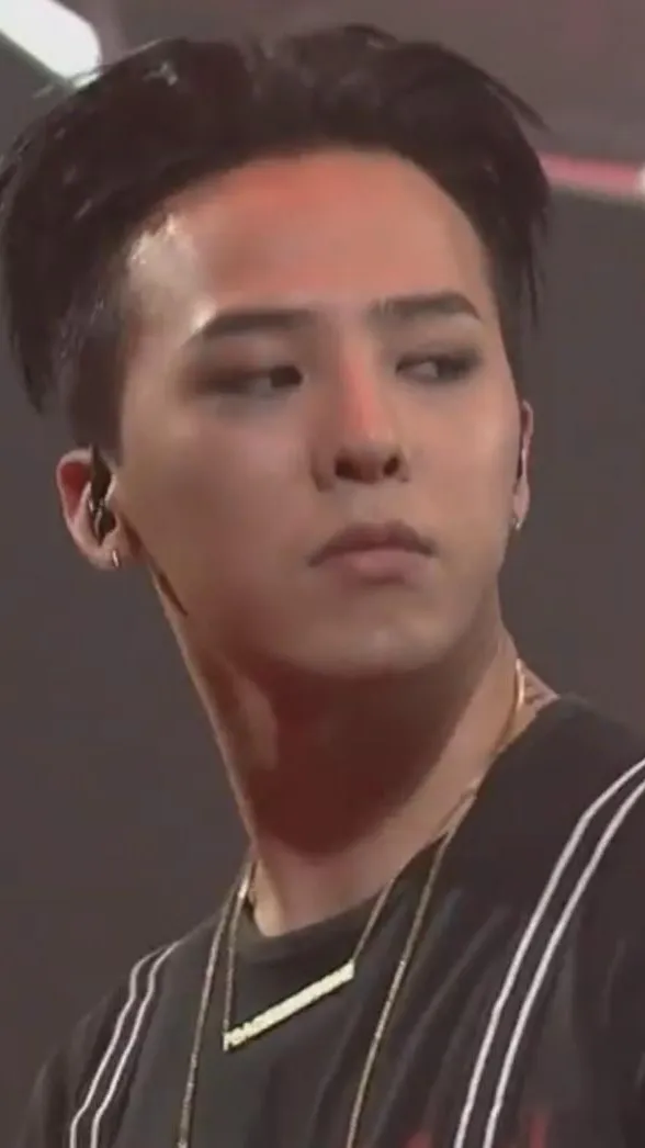 Talkie AI - Chat with G-dragon 