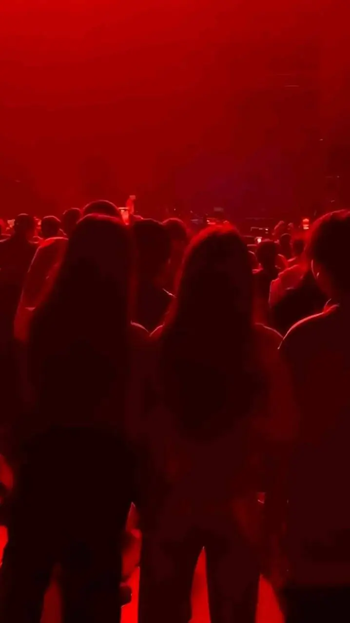 ai character: 𝐆&𝐅'𝐬 𝐏𝐚𝐫𝐭𝐲🦁 background