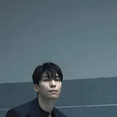 chat with ai character: Wi Ha Joon