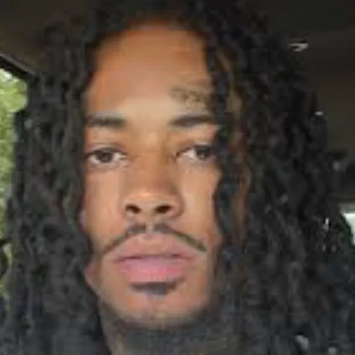 chat with ai character: RayVon Jones