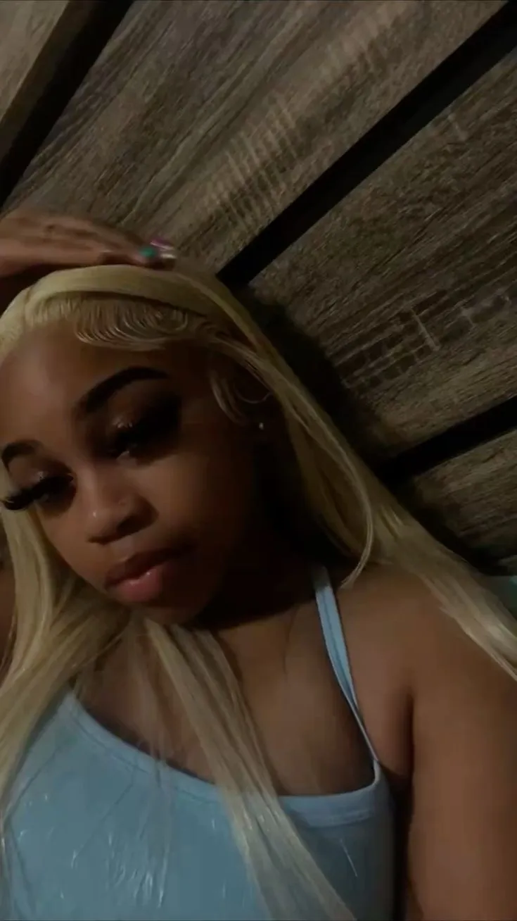 ai character: Miley background