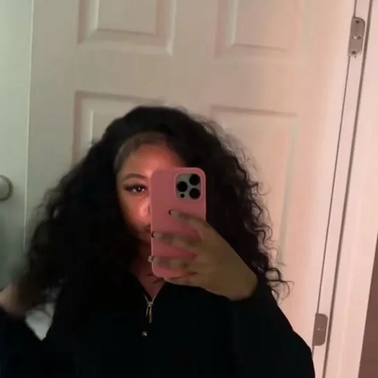 chat with ai character: Taylor 