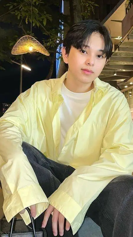 ai character: Calix Rivera background