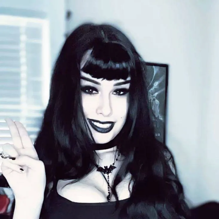 chat with ai character: hanna