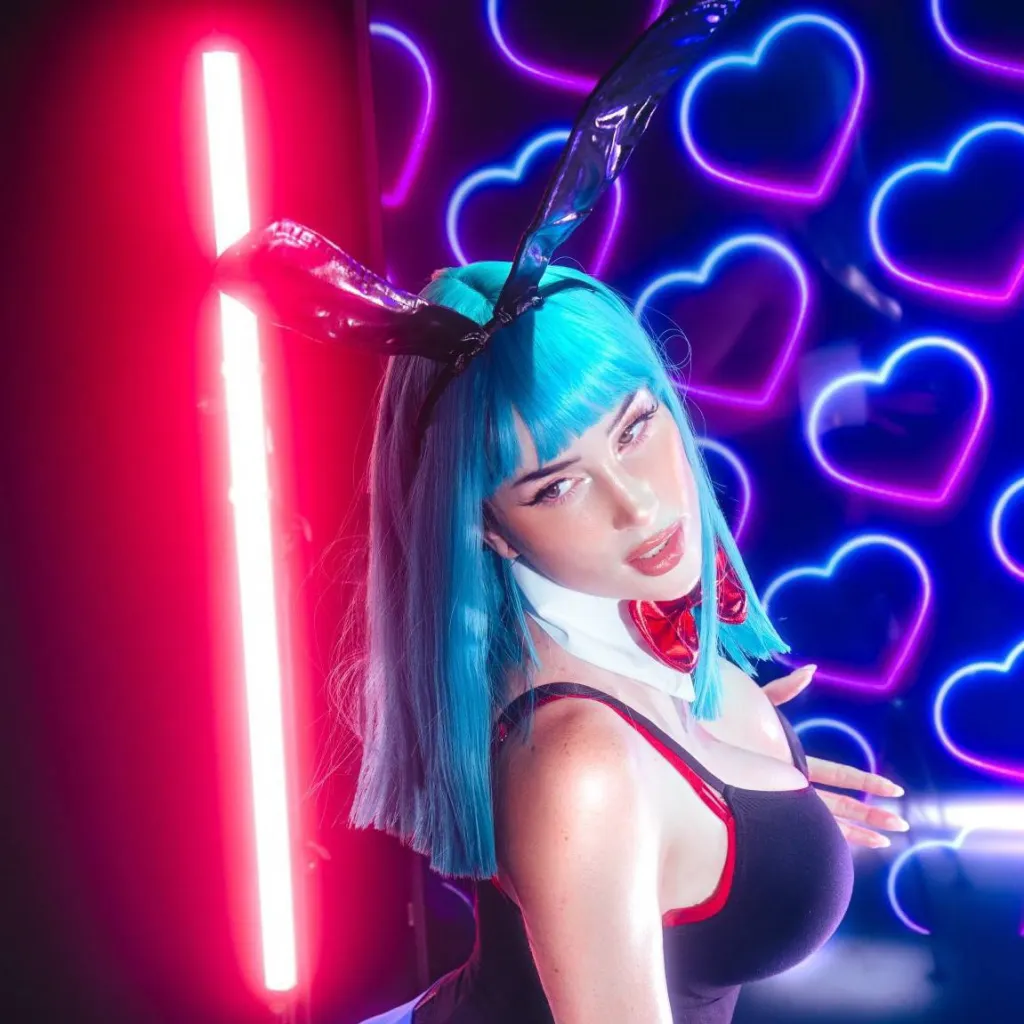 chat with ai character: linda