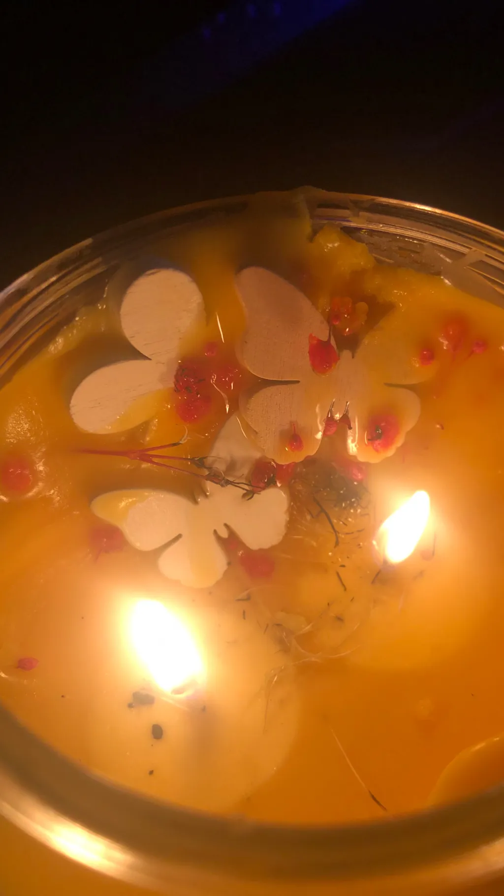 ai character: ds❤️🫧 background