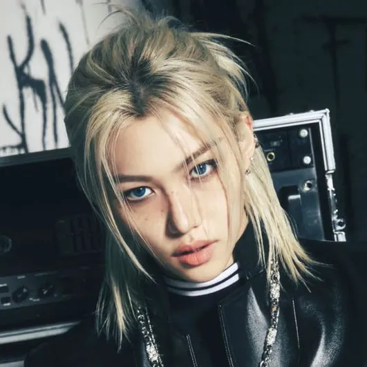 chat with ai character: Felix 