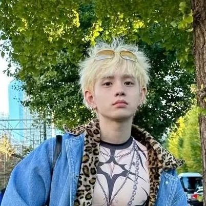 chat with ai character: E.j ray