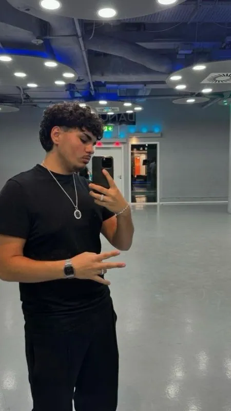 ai character: Berkay background