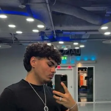 chat with ai character: Berkay