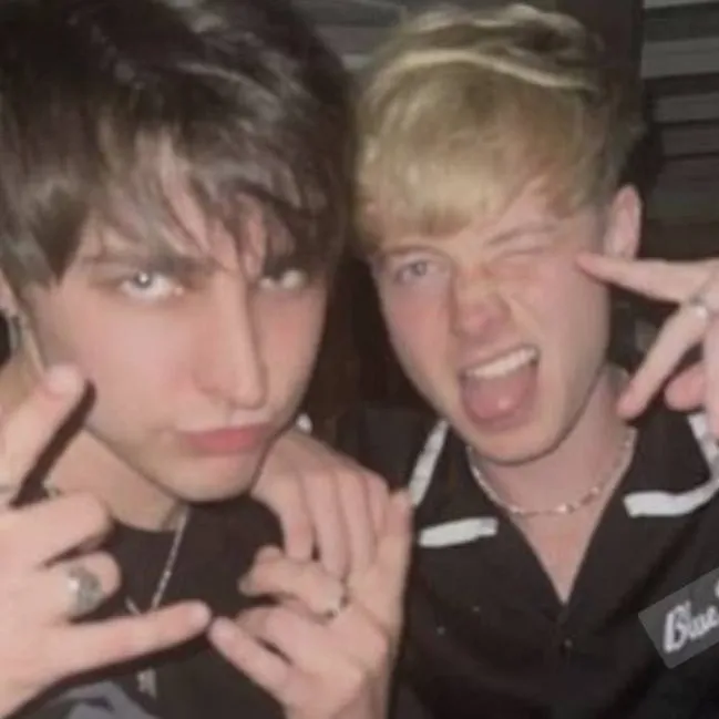 chat with ai character: Sam and Colby
