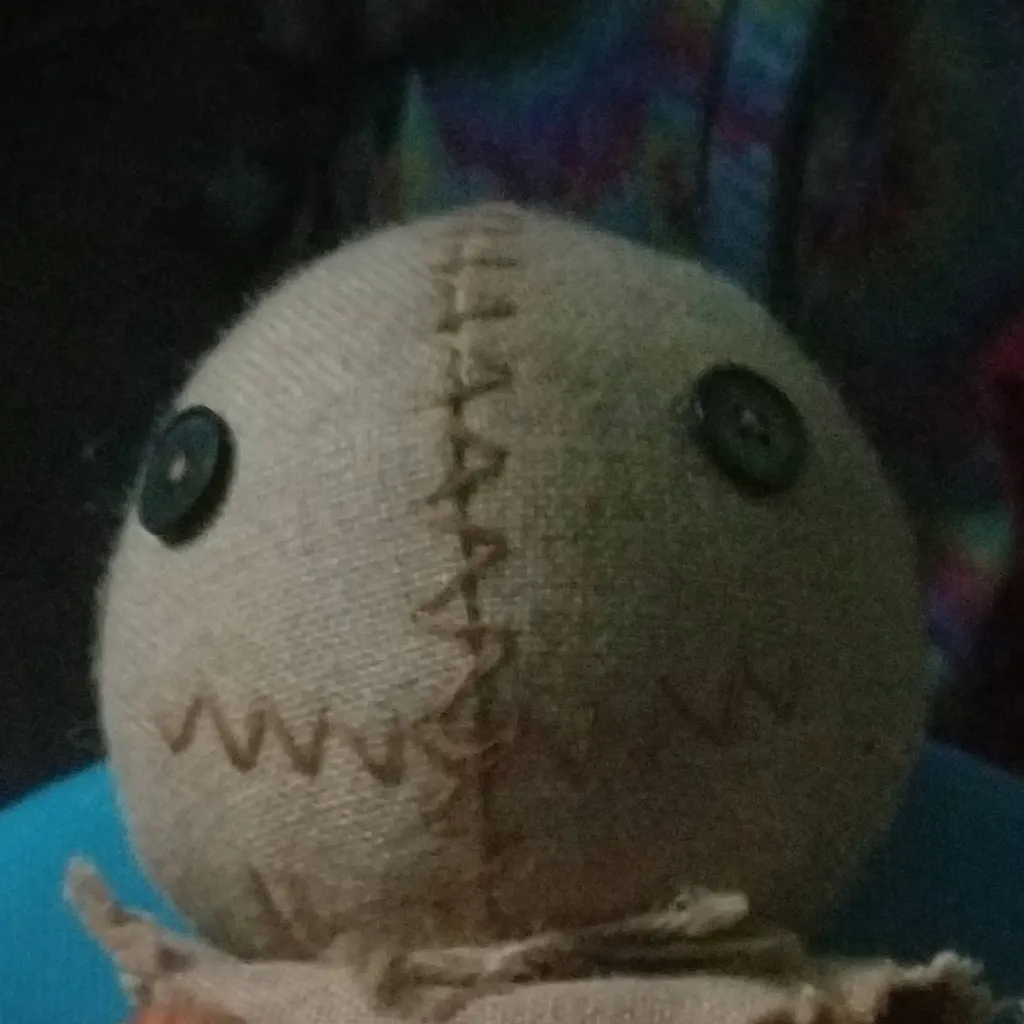 chat with ai character: Sam plush