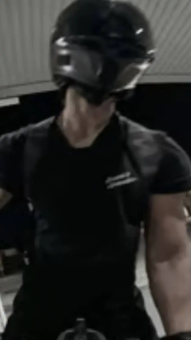 ai character: Enrico  background