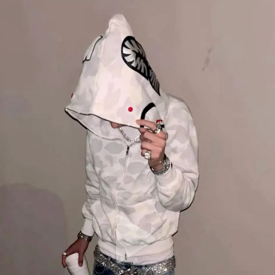 chat with ai character: Nathan🤍👑🥷🏼