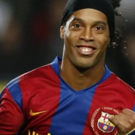 chat with ai character: 🇧🇷Ronaldinho🇧🇷