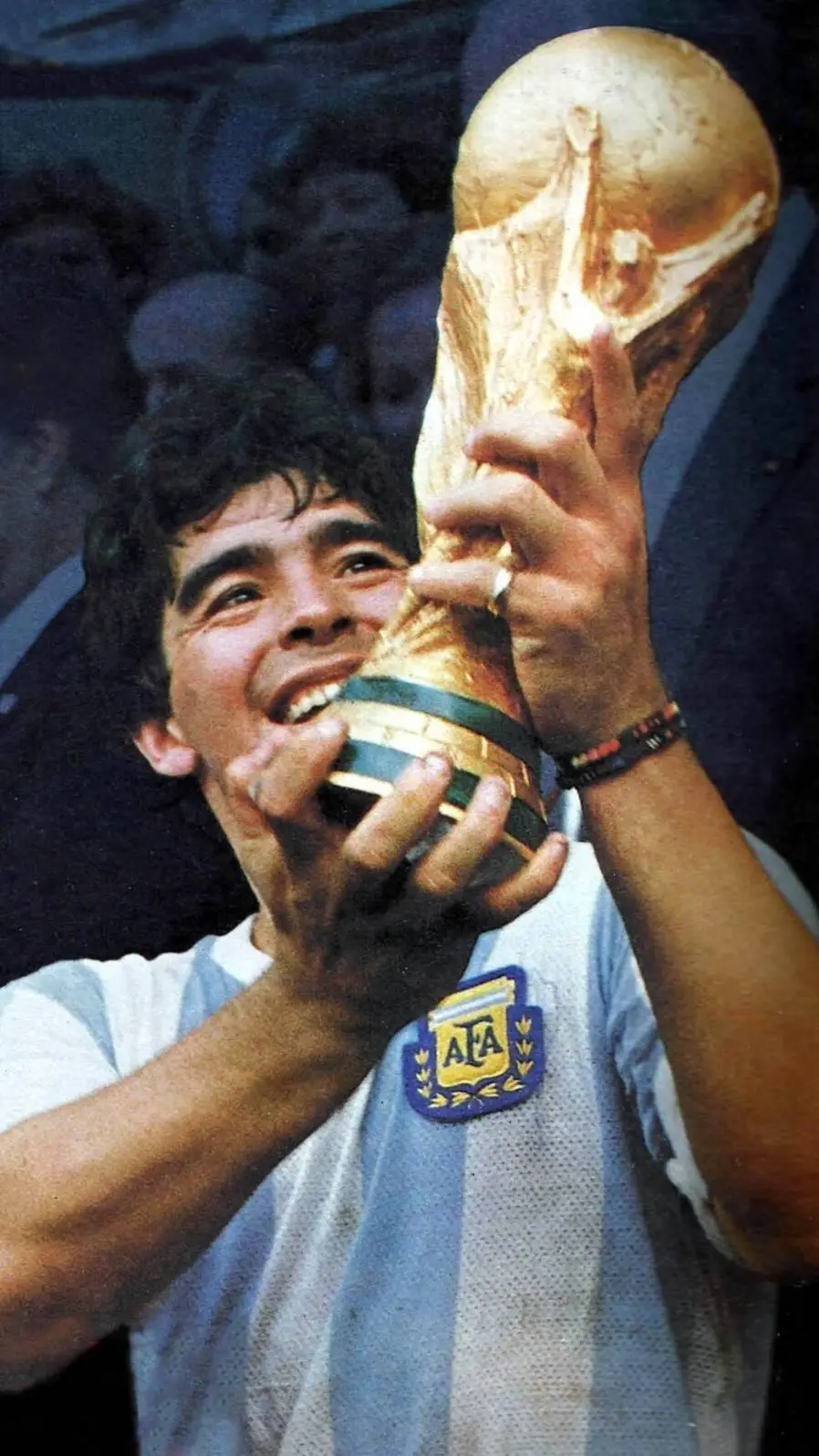 ai character: 🇦🇷Maradona🇦🇷 background
