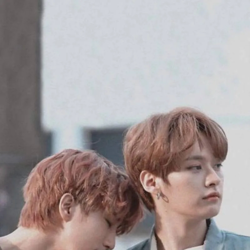 chat with ai character: Minsung