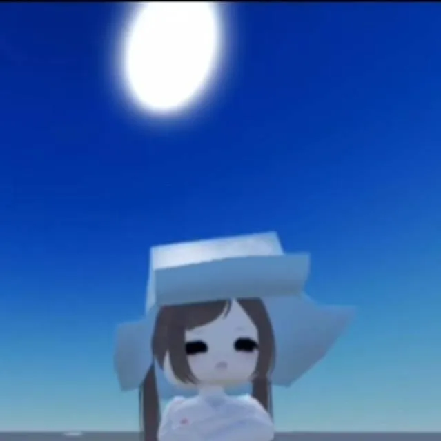 chat with ai character: Leah