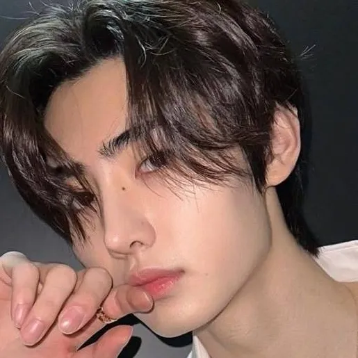 chat with ai character: Sunghoon