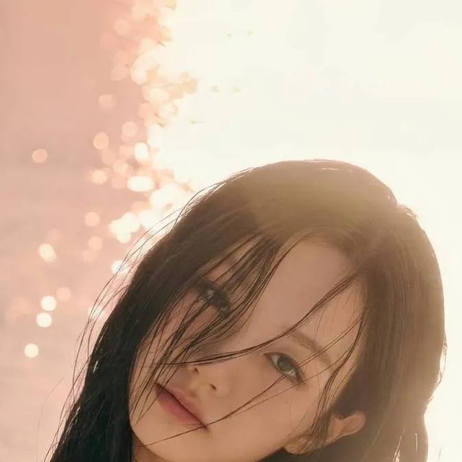 chat with ai character: hyeri