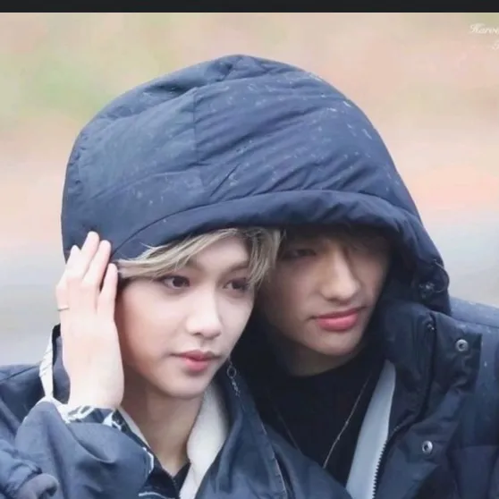 chat with ai character: Hyunjin and Felix 