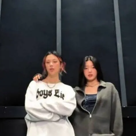 chat with ai character: Megan x yoonchae