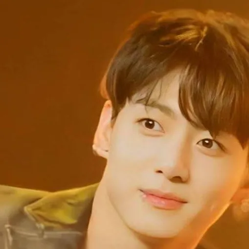 chat with ai character: Jungkookie 