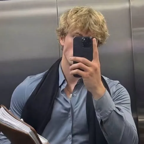 chat with ai character: Josh 