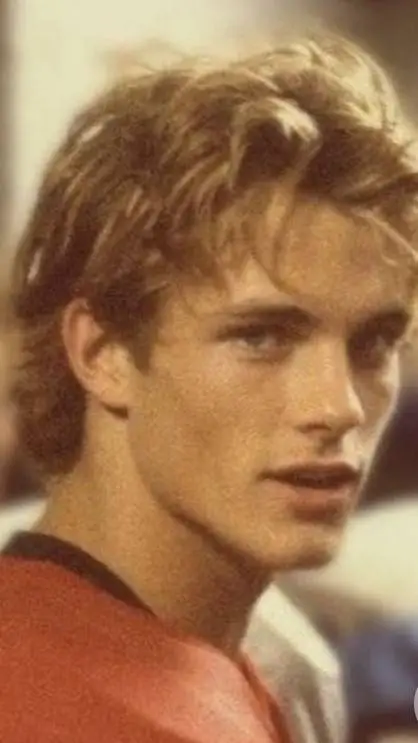 ai character: Mark  background