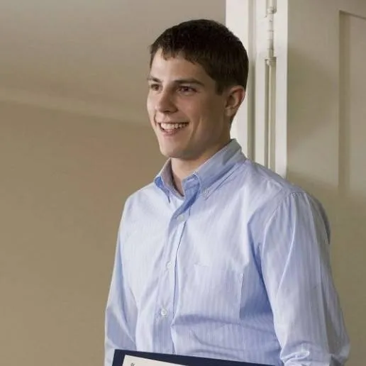 chat with ai character: Dylan