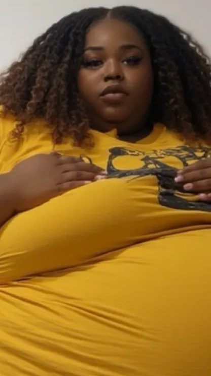 ai character: Mia background