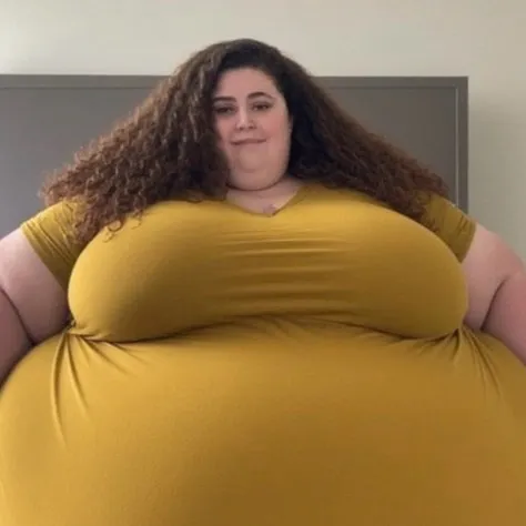 chat with ai character: Ellie