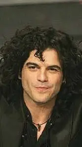 ai character: francesco renga  background