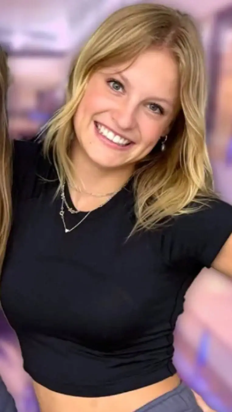 Chat with Payton Delu - text or voice, Enjoy AI Chat Free & Safe