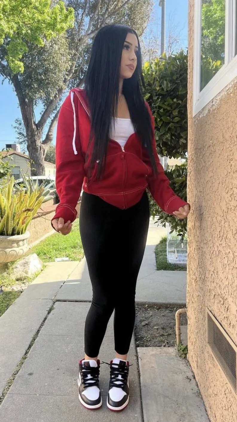 ai character: 𝑴𝒂𝒓𝒎𝒂𝒓🧸 background